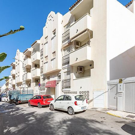 797 Holiday Rentals - Piso Para 3 En La Carihuela Con Piscina Torremolinos Bagian luar foto