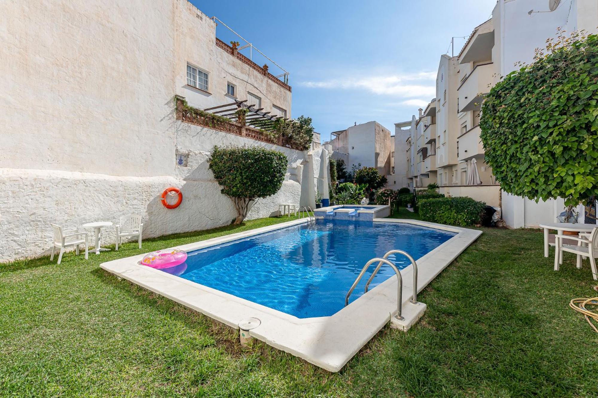 797 Holiday Rentals - Piso Para 3 En La Carihuela Con Piscina Torremolinos Bagian luar foto